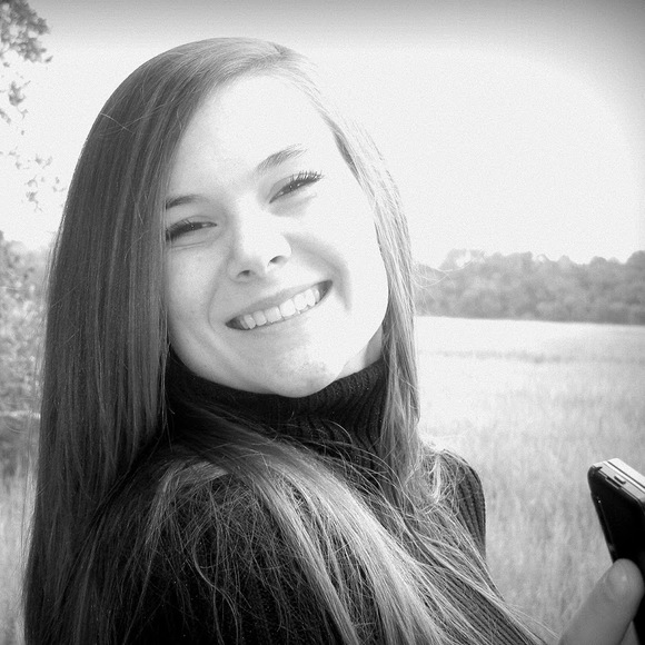 Meet your Posher, Danielle - Picture 1 of 1